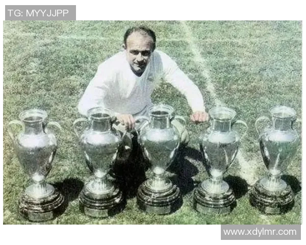 全球足球历史上荣誉最高的球星是谁？他的成就与传奇故事解析